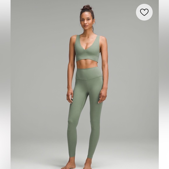 LULULEMON align v-neck bra in the color lilac smoke A/B cup - Picture 3 of 4